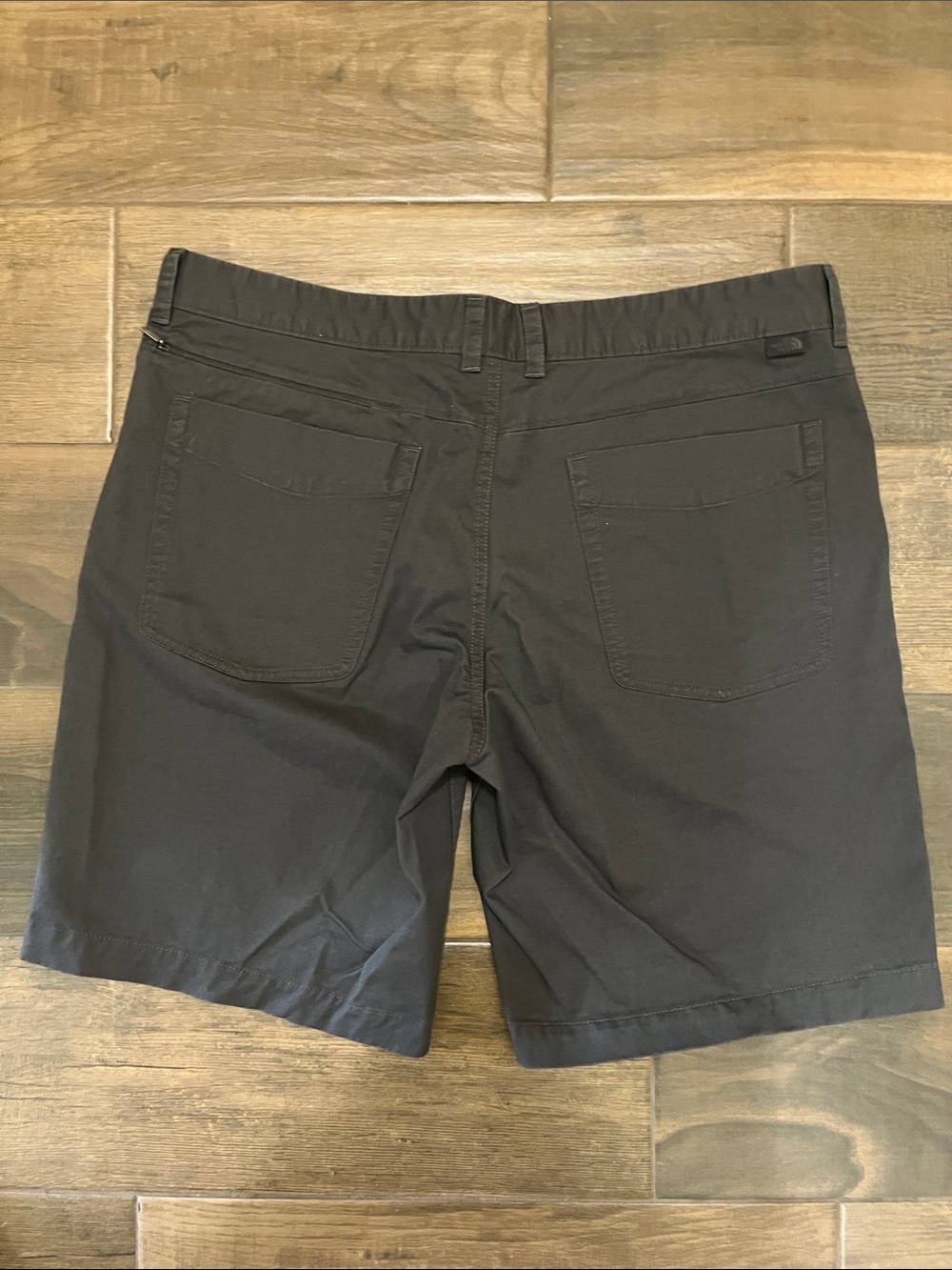 The North Face Men's Grey Flat-Front Shorts - Picture 5 of 8